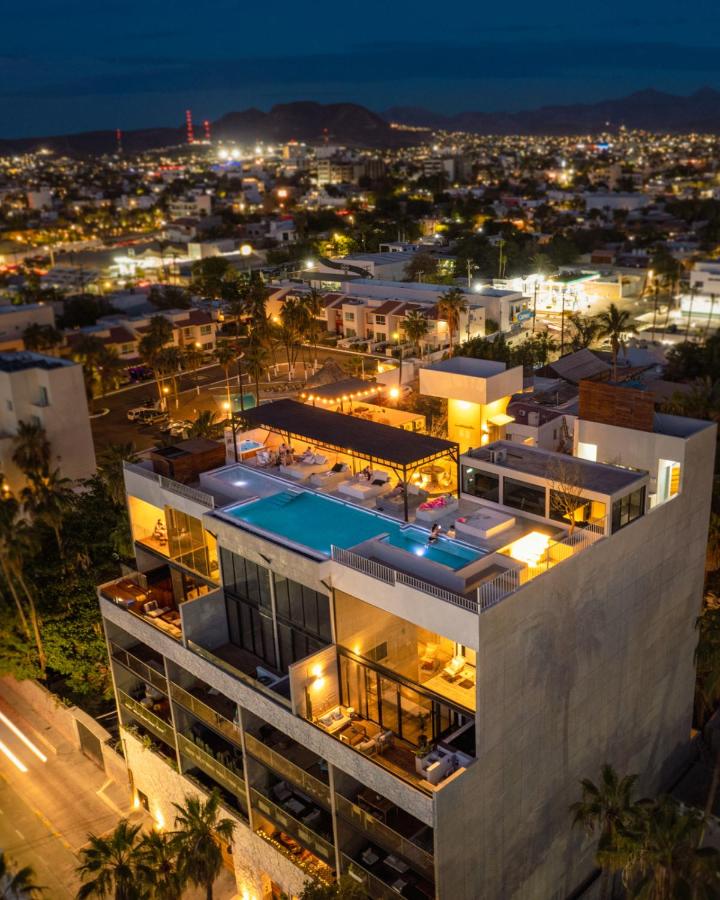 Central with Rooftop Pool by Porto Vacanze @ Laiva - Chambres d'hôtes La Paz