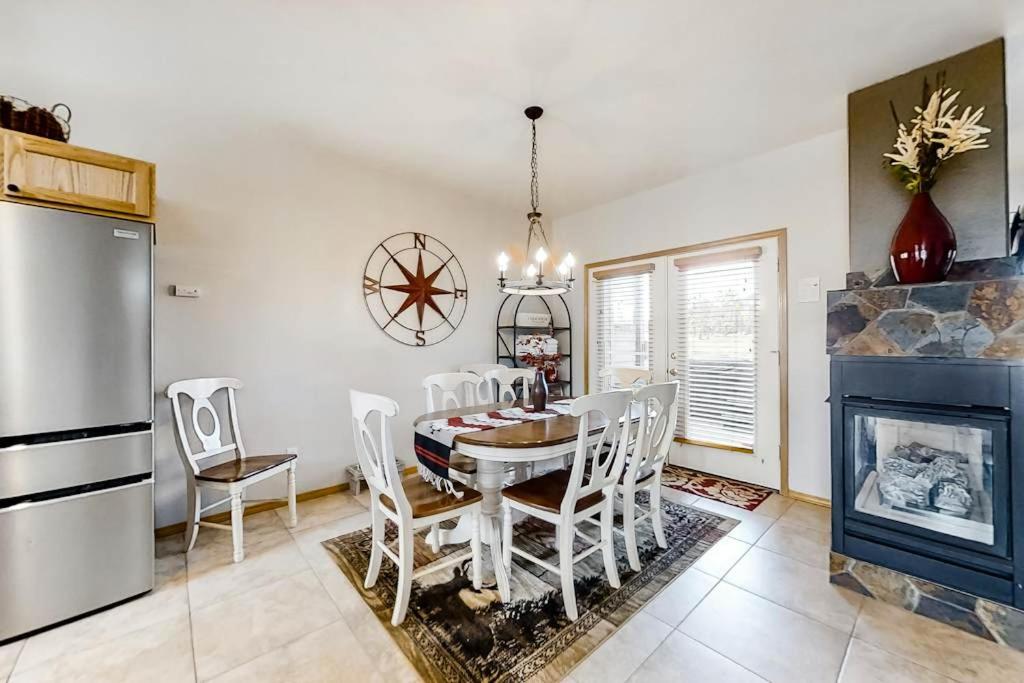 Desert Eagle On Par - Bed and Breakfast Redmond