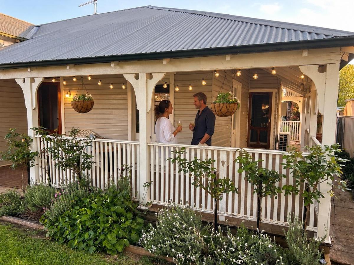 Wattle Cottage - B&B Cootamundra