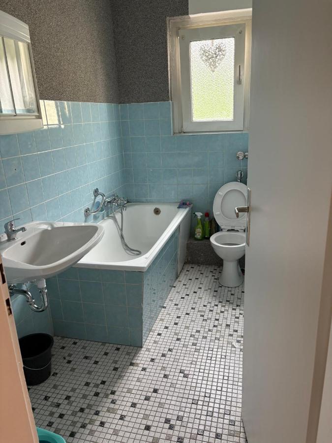 Red Dot Apartment Vincentia - Bed and Breakfast Kamen