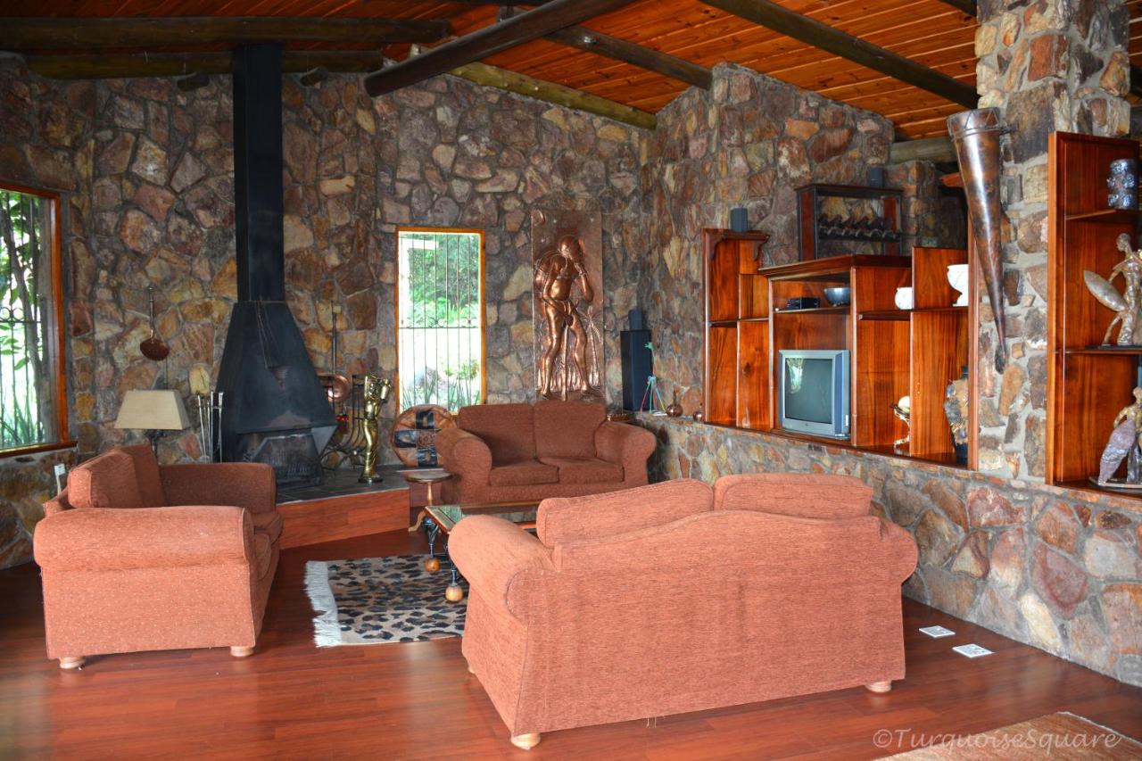 La Montagne Guest Lodge - Bed and Breakfast