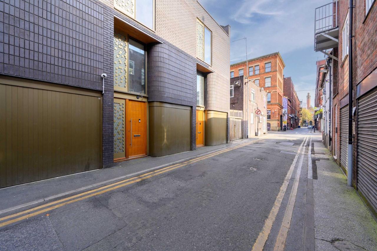 4 Bed Canal St Townhouse Free Parking - B&B Manchester