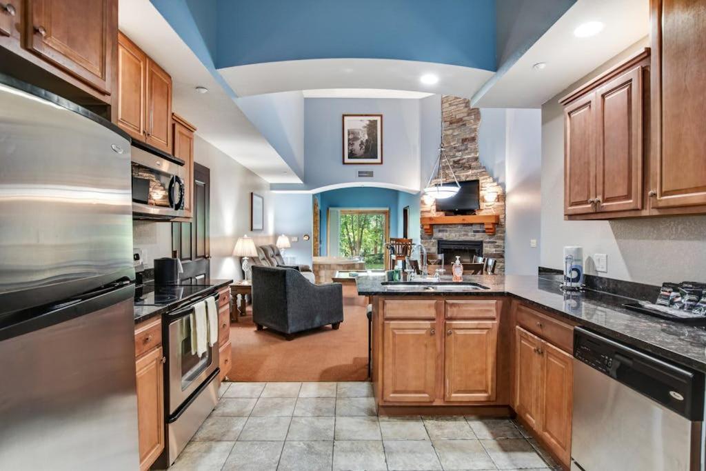 Chula Vista Condo 2145 & 2147 Full Property - B&B Wisconsin Dells