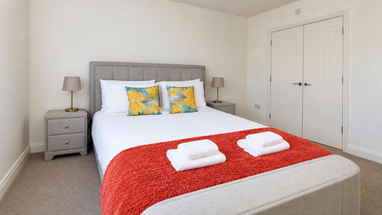 Large Preston Home with Garden and Free Parking, Sleeps 10 - Chambres d'hôtes Preston