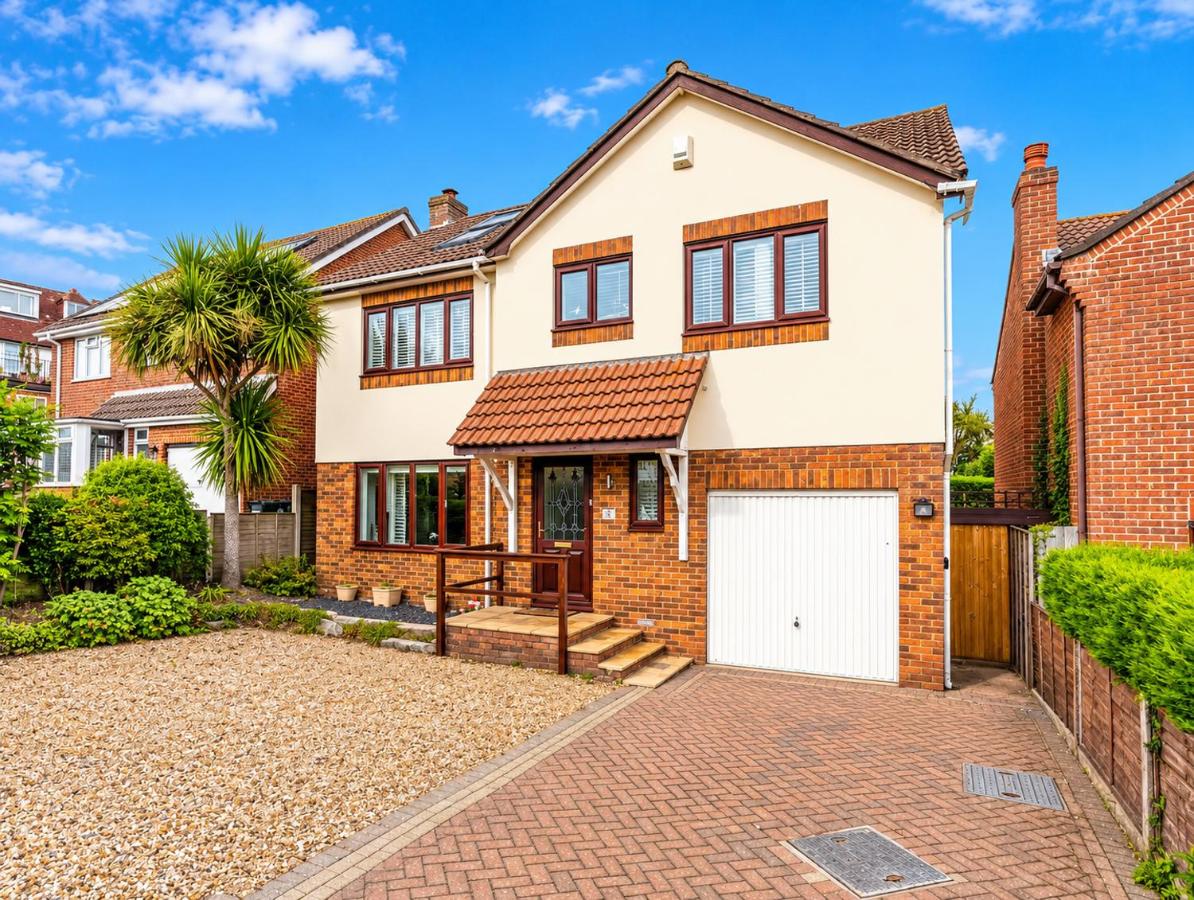 Spacious Seaside Home in Peaceful Coastal Setting - 5 Minutes Walk to the Beach - B&B Bournemouth