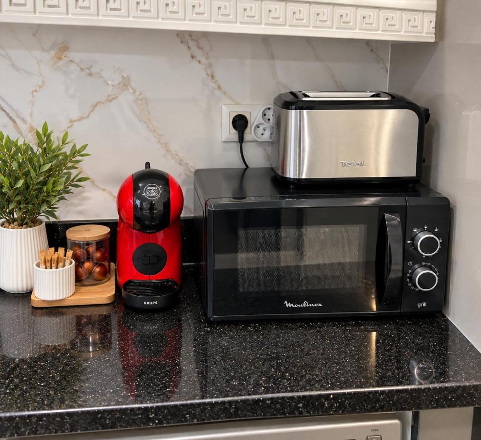 Tangier Apt Place Mozart, Beach, Corniche and Train TGV station - Bed and Breakfast Tanger