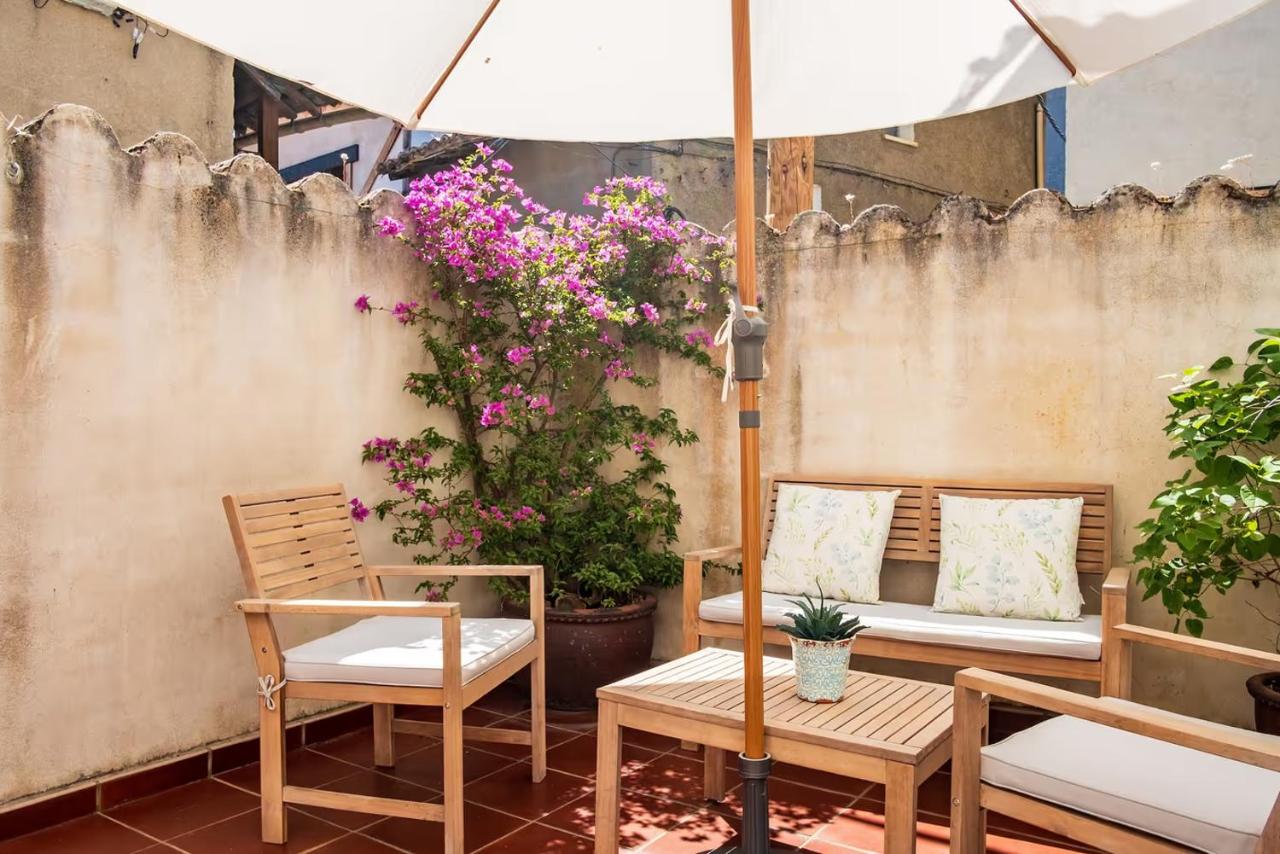 Casita rústica con patio y chimenea - El Cabildo - B&B Piedralaves