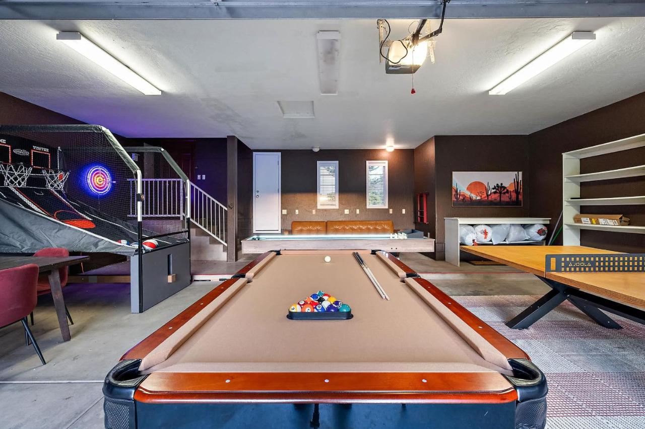 Game Room Outdoor Fun Hot Tub Games BBQ More - Chambres d'hôtes Sedona