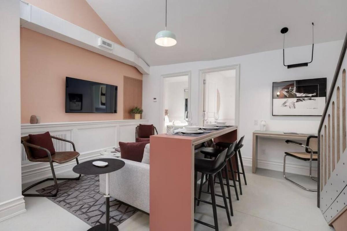 Chic Oasis above a resto on trendy Queen West - Ferienwohnung Toronto