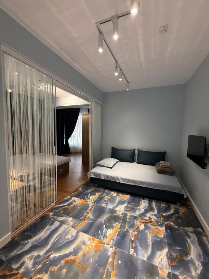 1 plus living near the Airport - B&B Chişinău