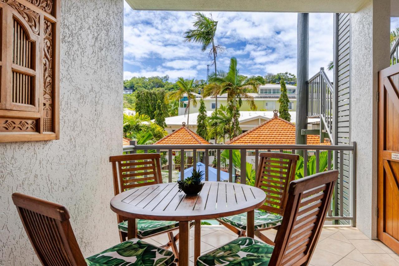 Poolside Villa - Hibiscus 40b - B&B Port Douglas