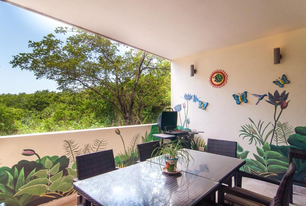 Happy Vibes Getaway with Stellar Oceanview Roof Pool! - B&B Playa del Carmen