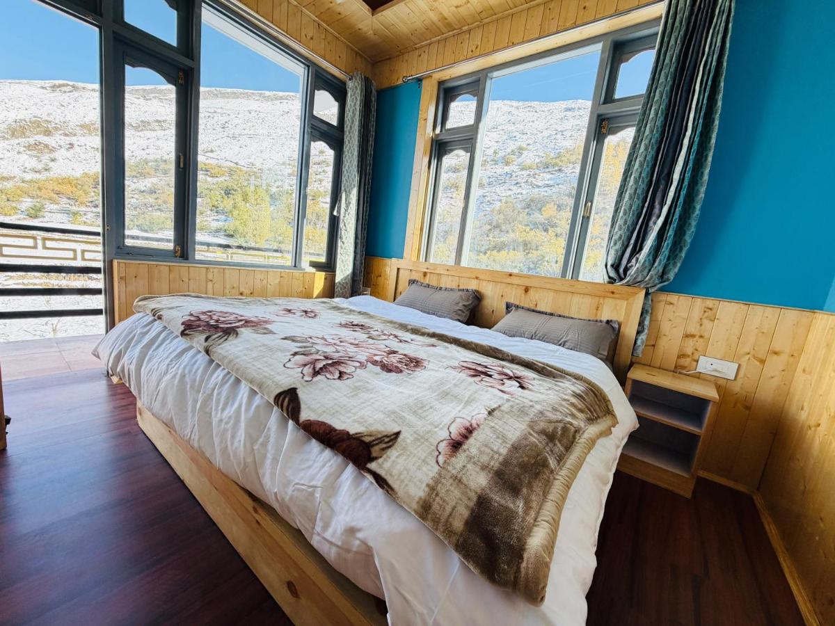 Double Room with Balcony (3 Adults)