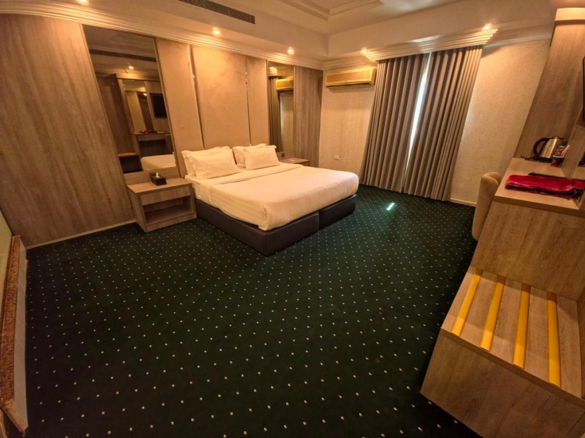 Large Double Room