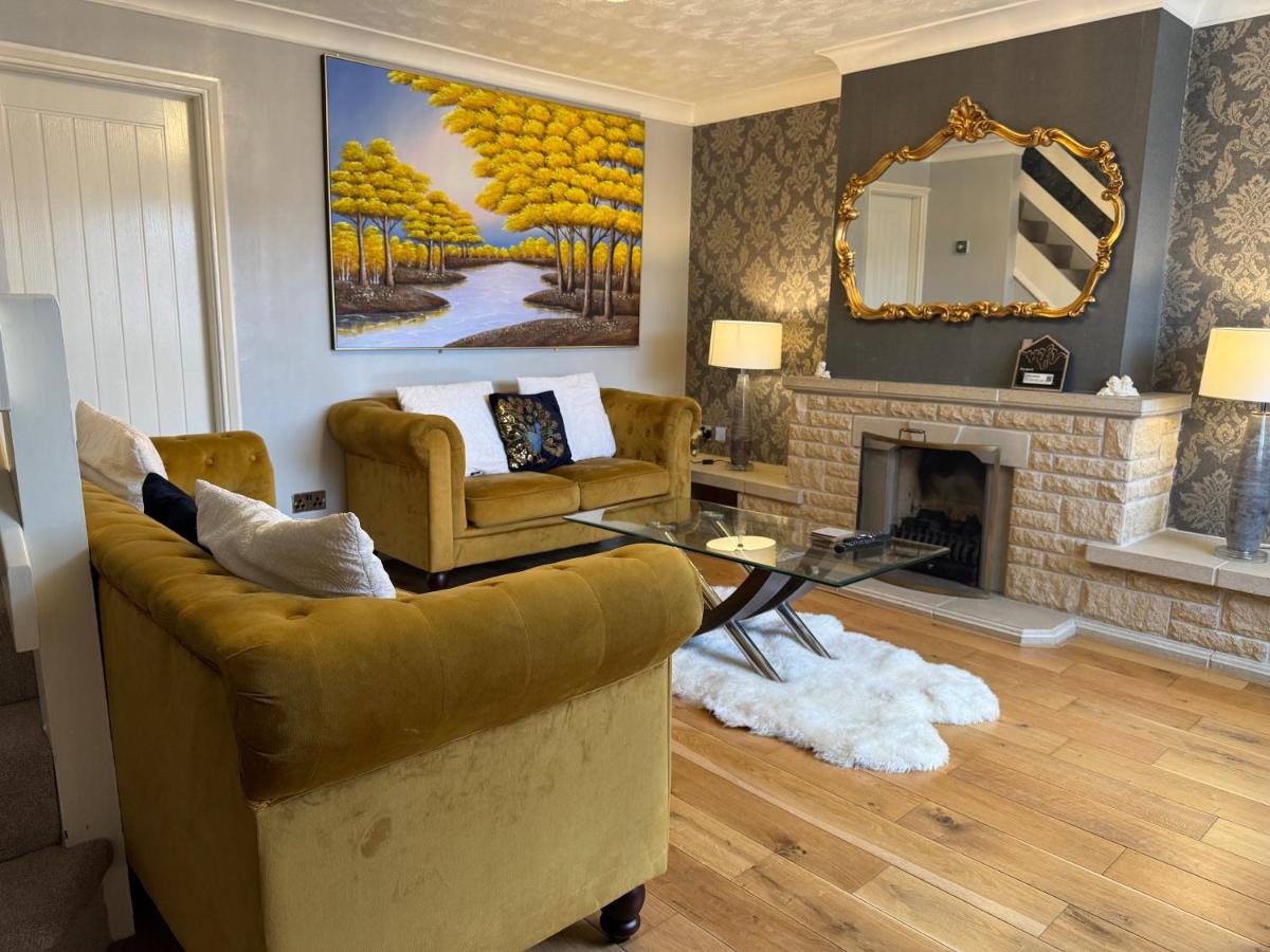 Gorgeous 3 bed House In Milton Keynes - B&B Bletchley