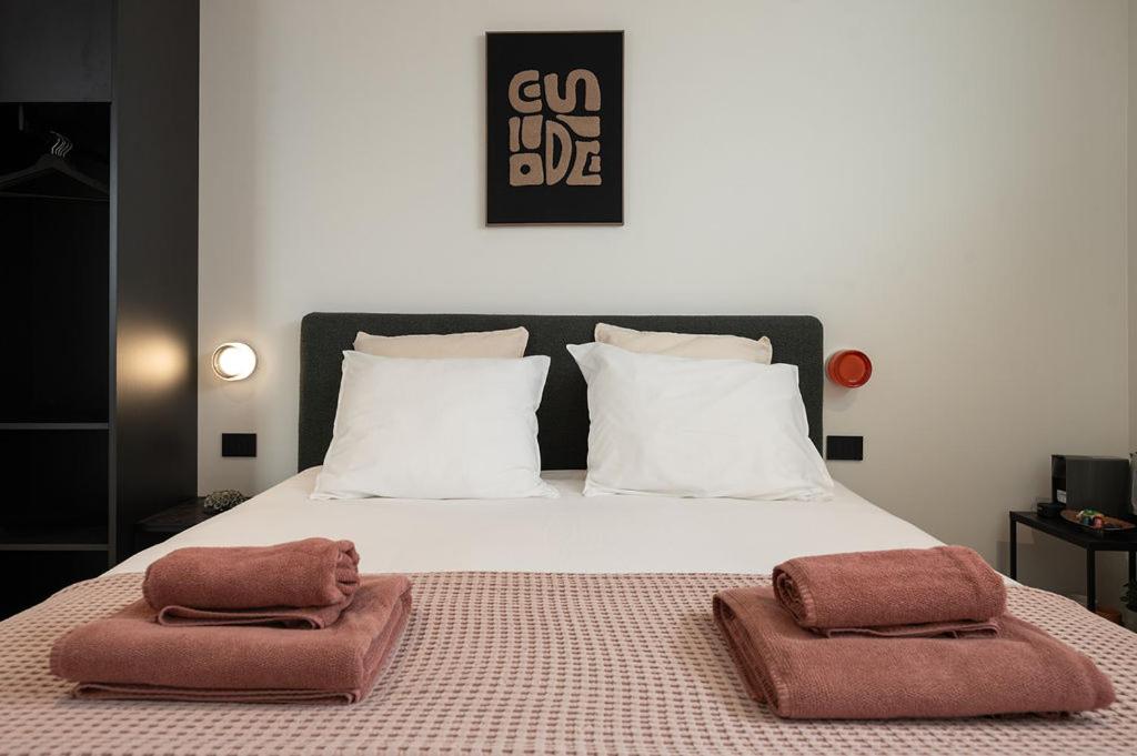Deluxe Double Room with Shower