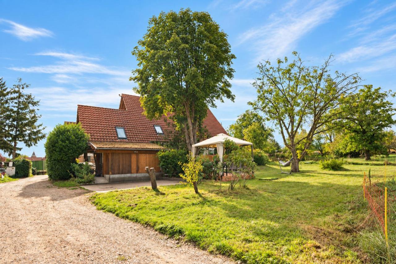 Maisonette im Holzhaus in Dattingen mit Kamin, Balkon und Garten - B&B Dattingen