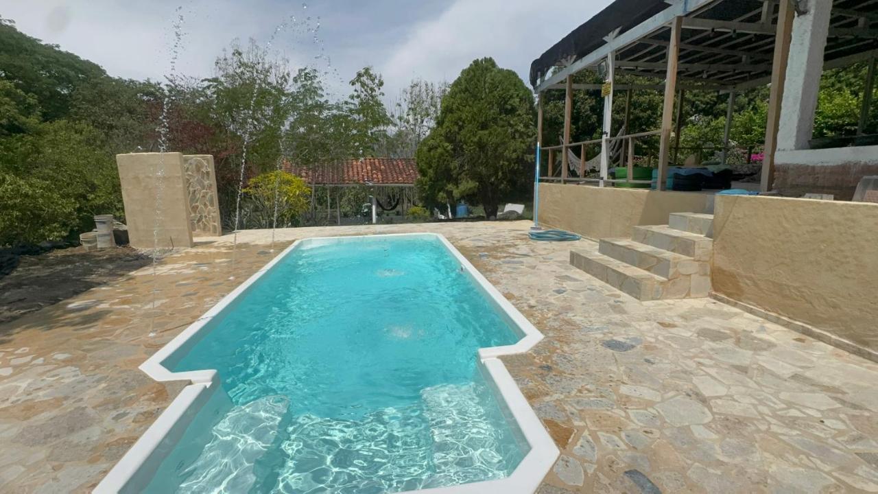Finca La Toscana Sopetrán - Piscina Jacuzzi - Chambres d'hôtes Sopetrán