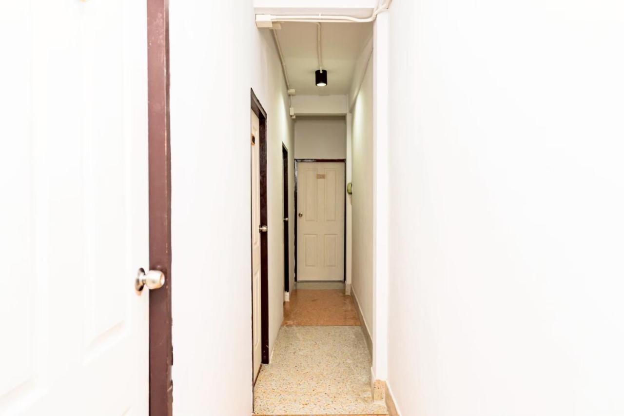 BAO Giant Swing - เบา ศาลเจ้าพ่อเสือ - B&B Bangkok