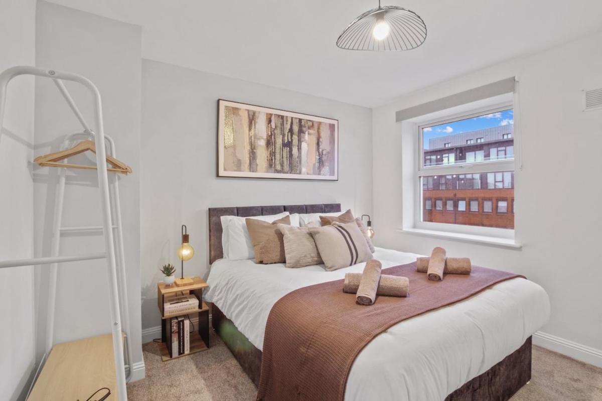 Modern 2 Bed Apartment, Secure Parking, Central - B&B Hemel Hempstead