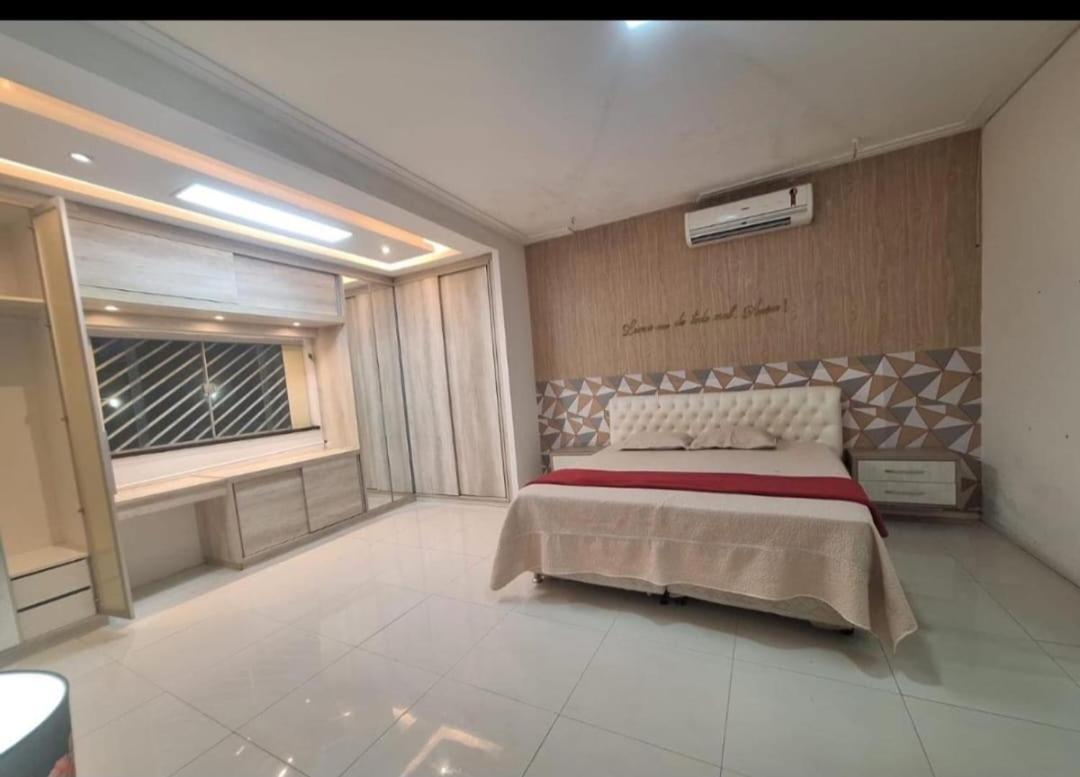 Casa com Piscina de 3 Quartos px da Avenida dos Holandeses a 3km da Praia do Araçagy - B&B São Luís