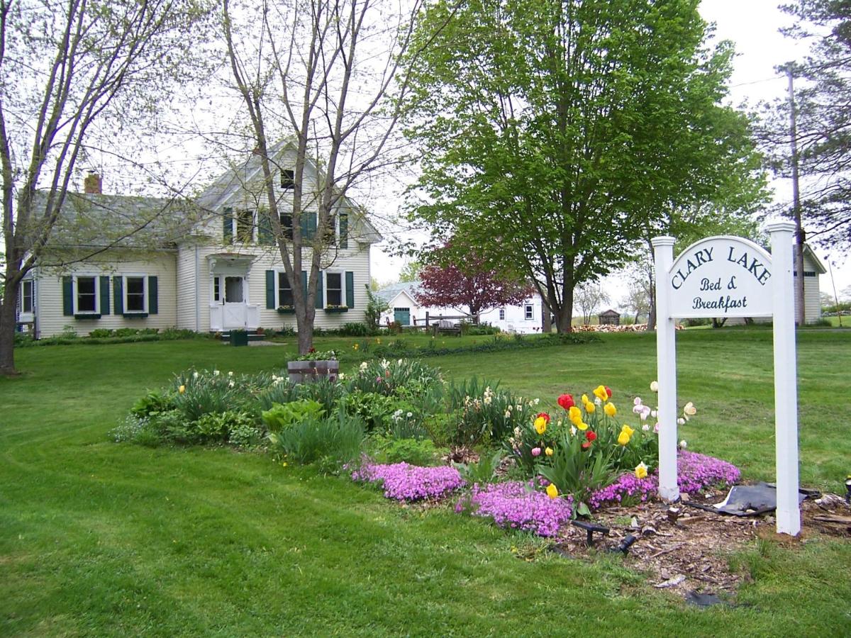 B&B Jefferson - Clary Lake Bed and Breakfast - Bed and Breakfast Jefferson