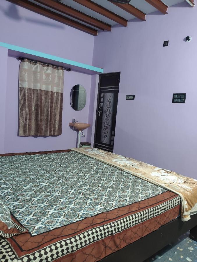 Siri Homestay Kaddirampura - Bed and Breakfast Nimbhāi