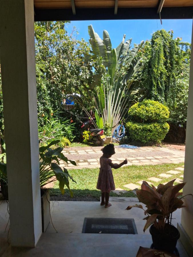 Hiriketiya Nanda Homestay - B&B Dikwella