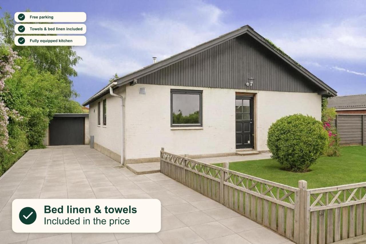 The Lucky Peer - 110m2 house 4 bedroom house - full kitchen & free parking - Chambres d'hôtes Odense