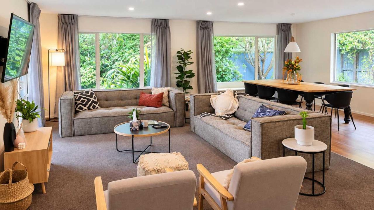 Christchurch - Sleeps 12 with Hot Tub & Sauna - Chambres d'hôtes Christchurch