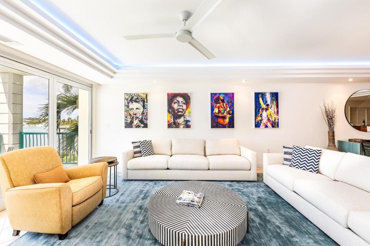 2 Bdrm Stunning Marina View at The Yacht Club C5 - Bed and Breakfast Providenciales