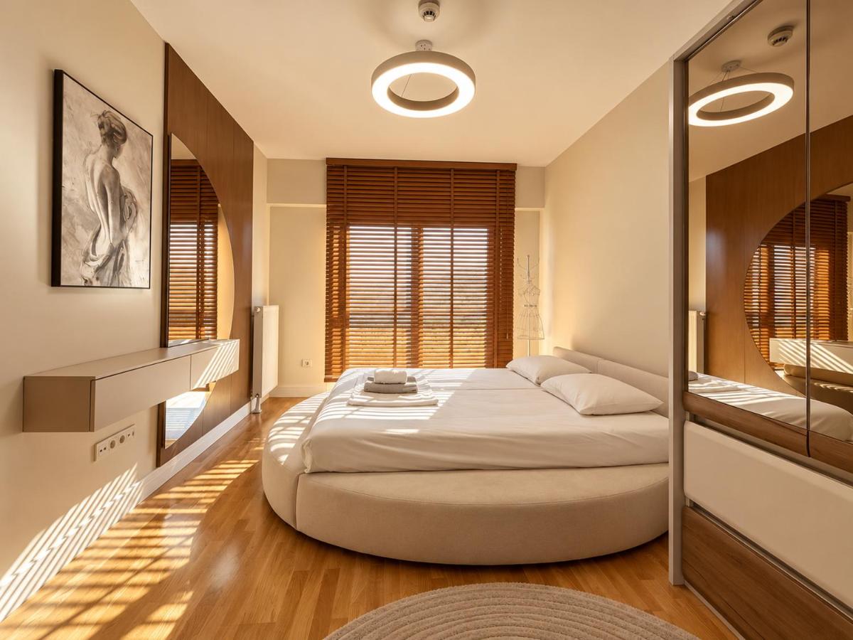 Panoramic Penthouse in Diamond of Skopje - Center - Free Parking - Bed and Breakfast Skopje