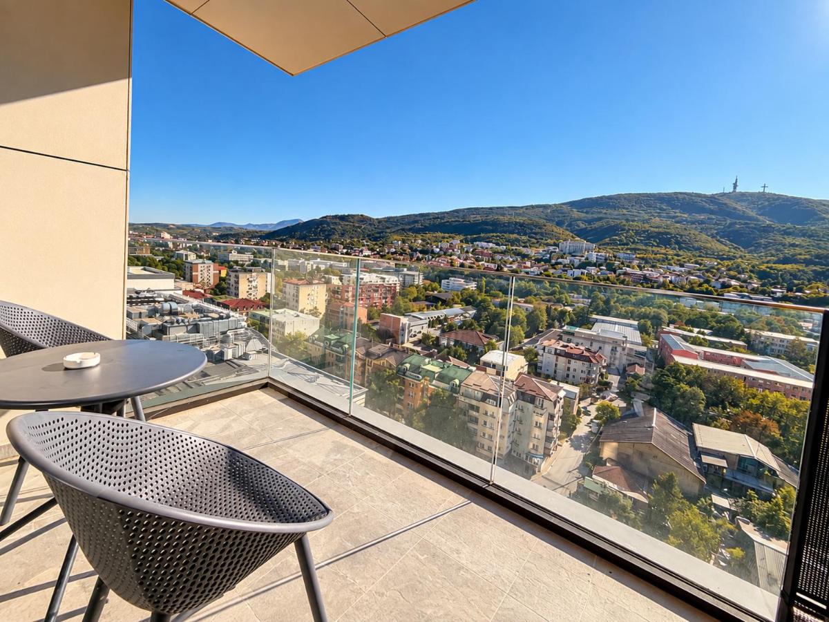 Panoramic Penthouse in Diamond of Skopje - Center - Free Parking - Bed and Breakfast Skopje
