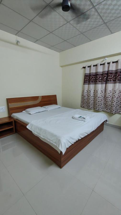 Paradise Homestay - Lodging and Boarding - B&B Pune