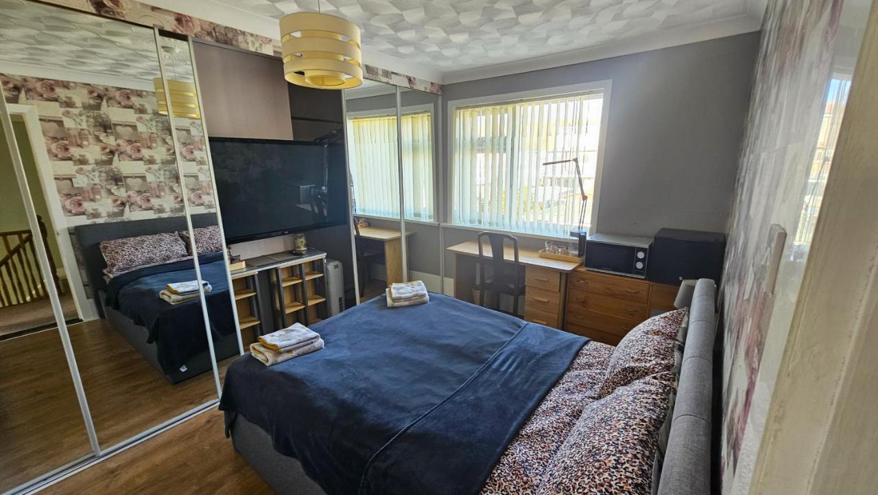 Quiet Double Room Near Town Centre with Free Parking - Bed and Breakfast Fareham