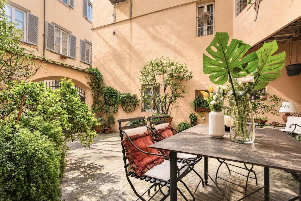 Casa Clara Luxury with Terrace - B&B Lucca