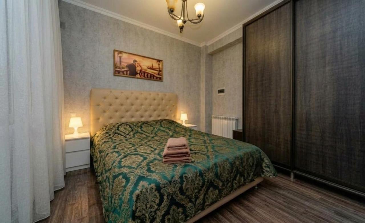 Great studio apartment and parking - Ferienwohnung Chişinău