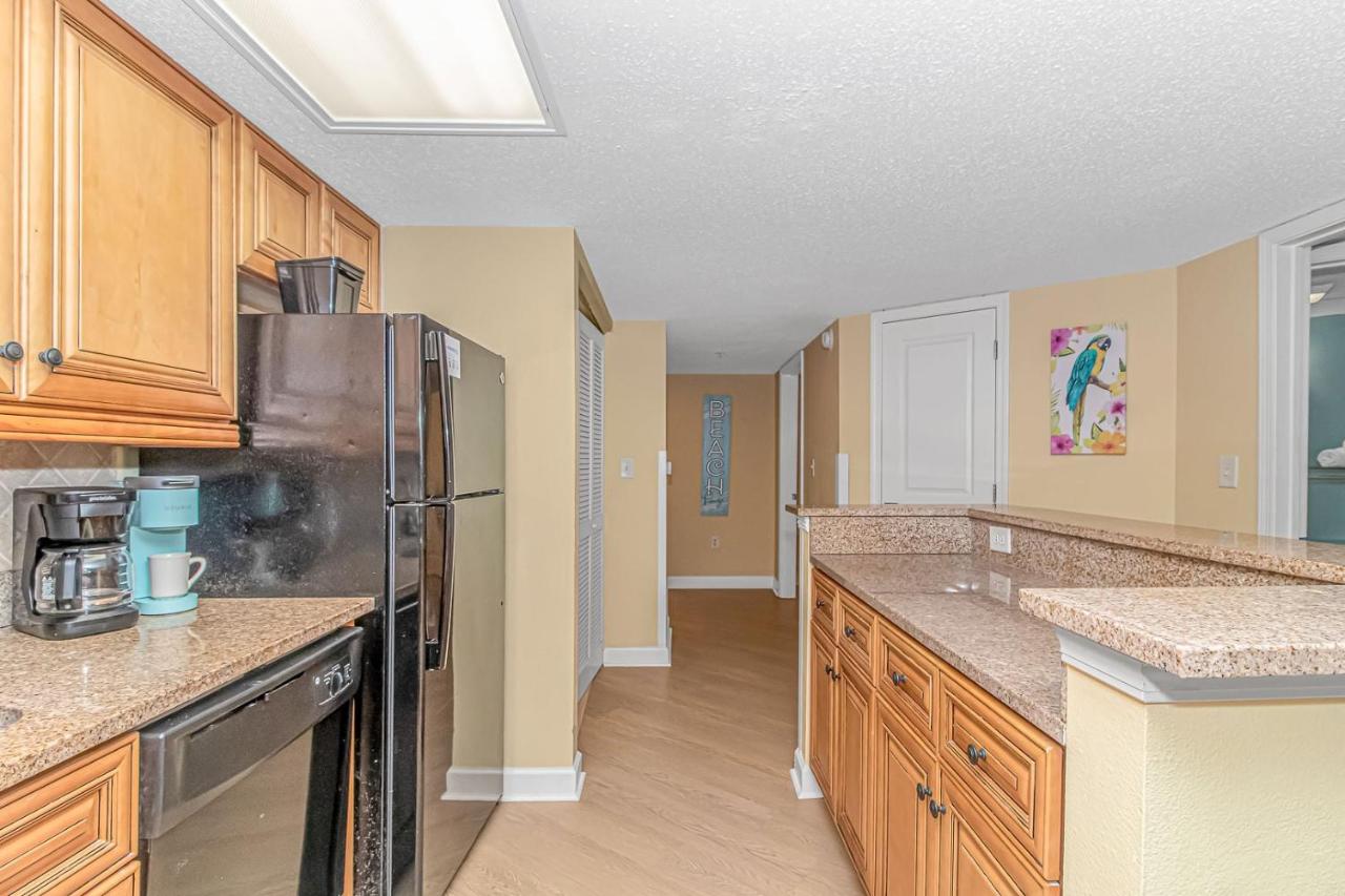 Spacious 4 Bedroom Ocean View Condo - Ocean Reef 526- Sleeps 14! - Chambres d'hôtes Myrtle Beach