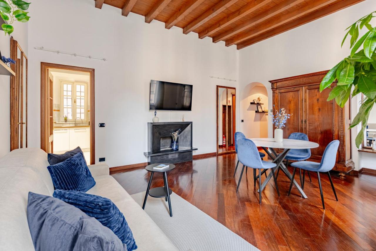 Luxury Gem in Como Center - Walk to Lake & Trains - Chambres d'hôtes Côme