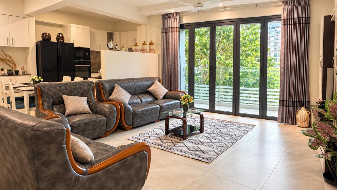 3 bedroom Ultra-Luxury Escape with Pool & Gym - Bed and Breakfast Hulhumale