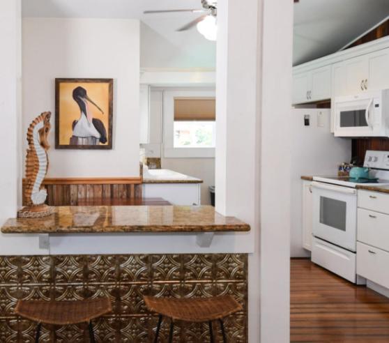 Catch A Wave 2 Blocks to the Beach Two-Story With Porch - B&B Galveston