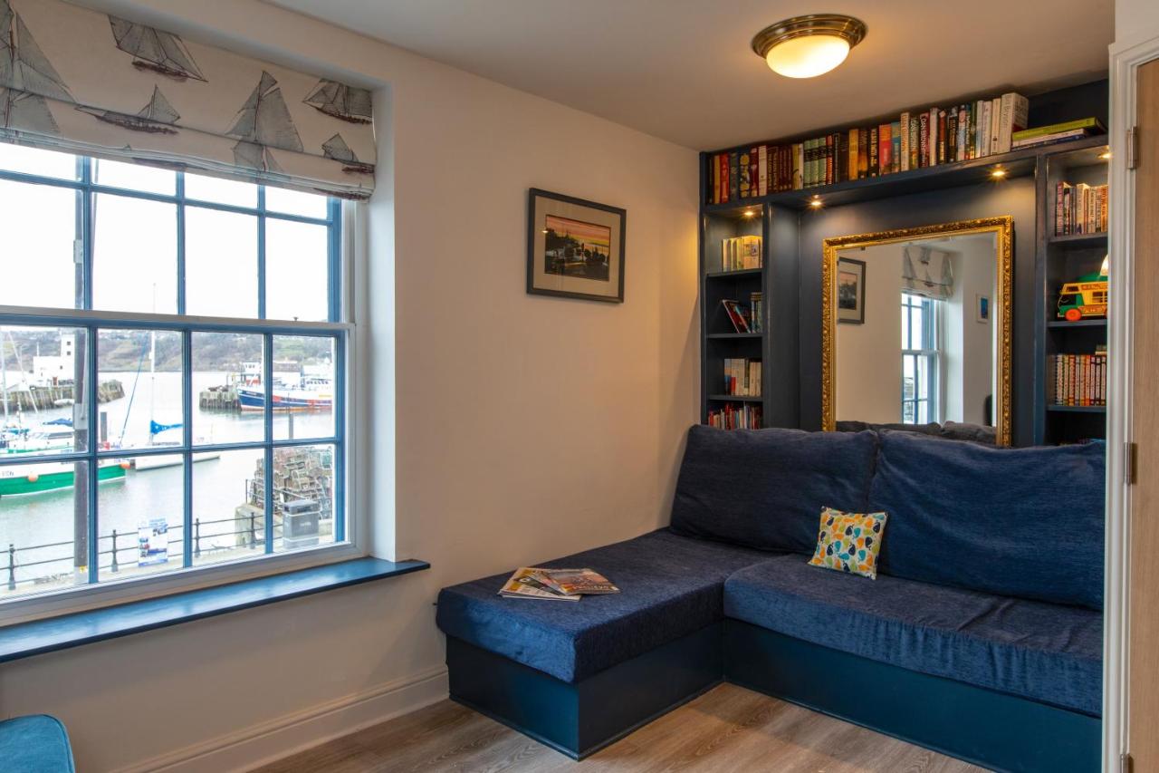 Herring Girl House - Historic Harbourfront Home with Sea Views - B&B Scarborough