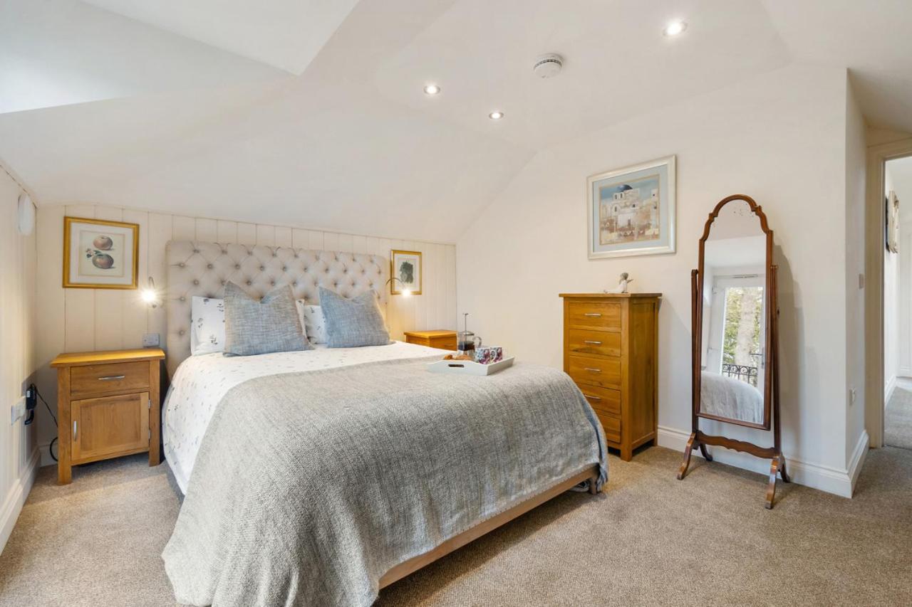 Coachmans Cottage, East Budleigh, Sleeps 6 - B&B East Budleigh