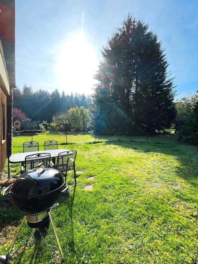 Ruhige Fewo mit Garten - Hunde willkommen - Bed and Breakfast Schömberg