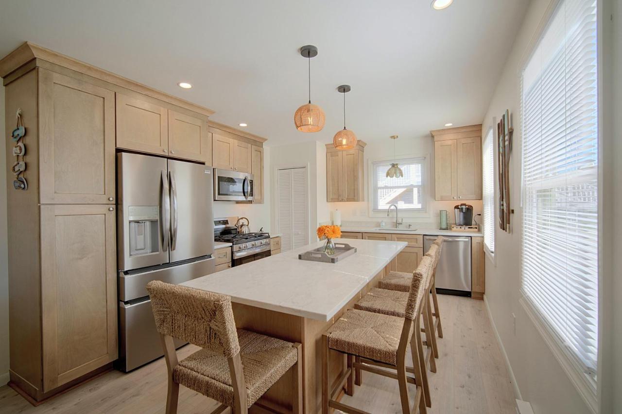 Coastal Brigantine Retreat - Walk to Beach! - Bed and Breakfast Brigantine