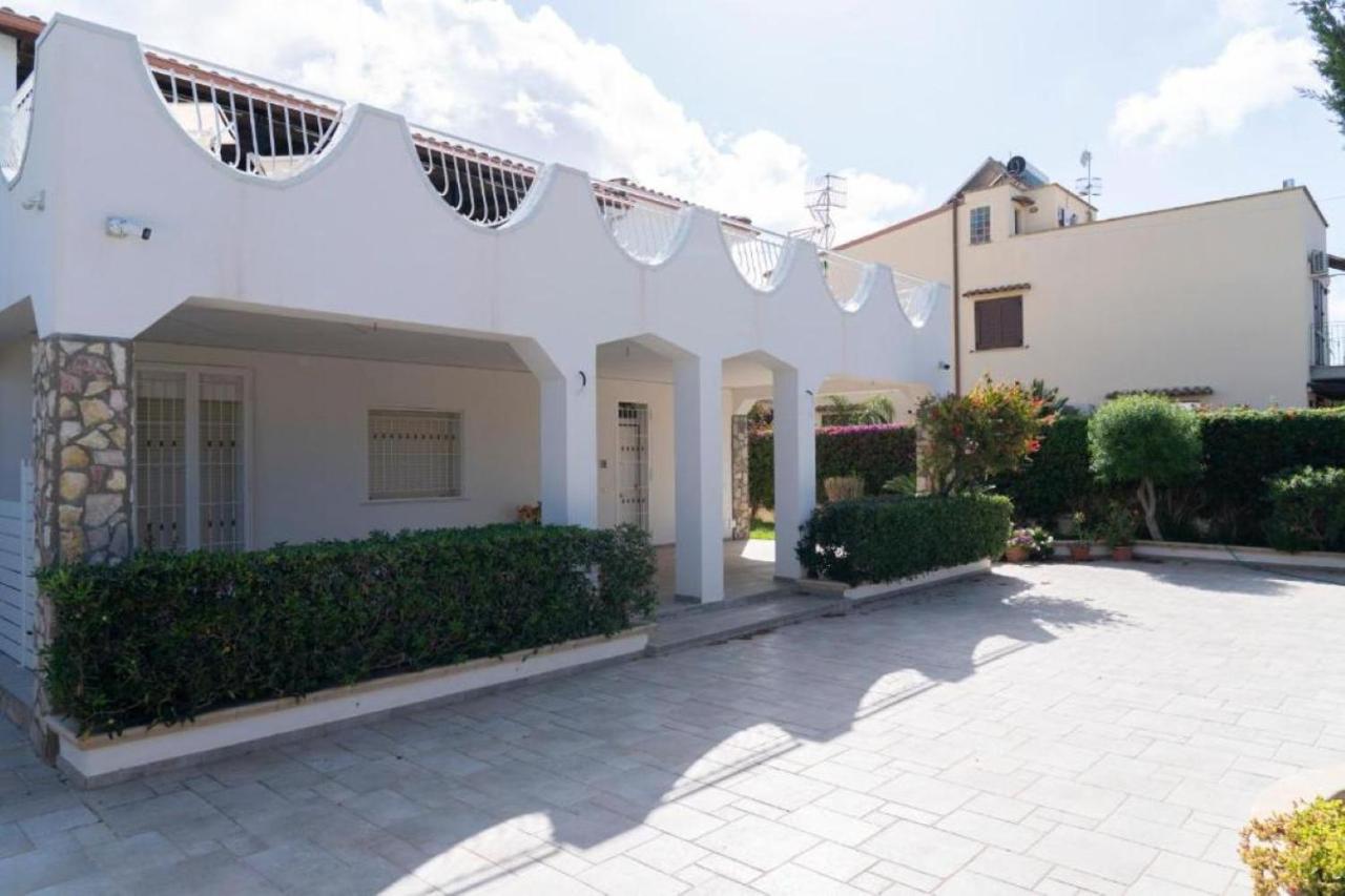 Villa Claudia e Simone - Bed and Breakfast Carini