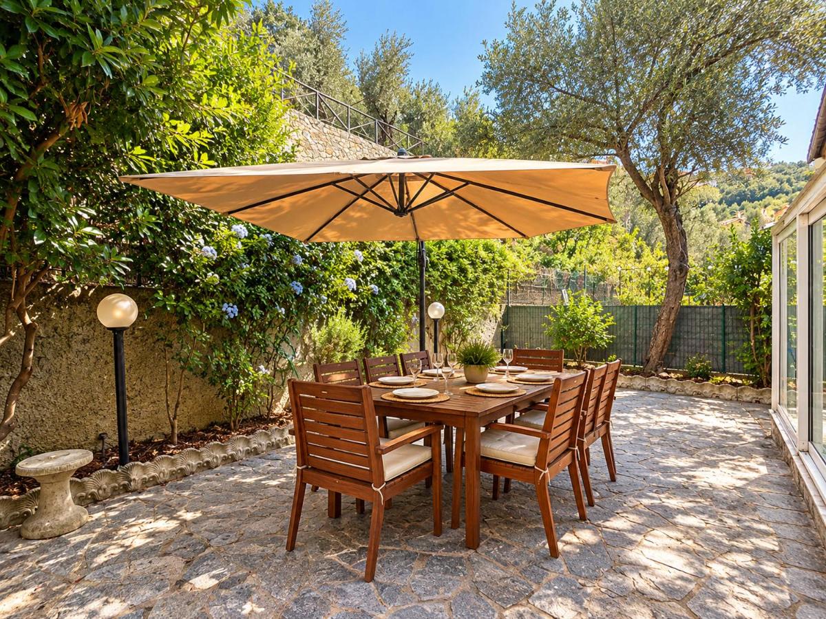 Intero appartamento con posto auto e giardino esterno - B&B Celle Ligure