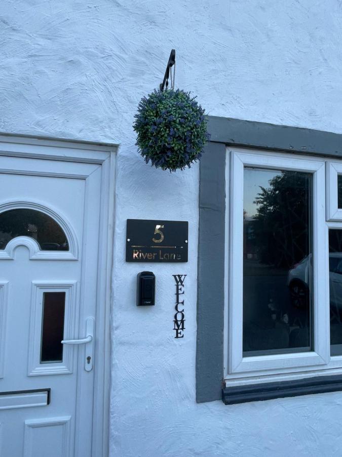 5 River Lane, Saltney, Chester FREE PARKING FAST WI FI - B&B Saltney