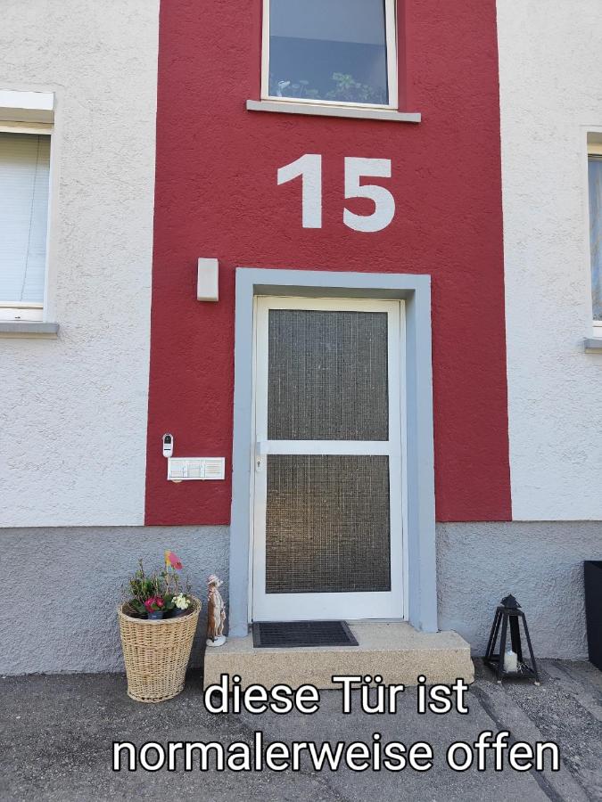 Zweibettzimmer in einer Wohnung mit Katzen - Bed and Breakfast Rottweil