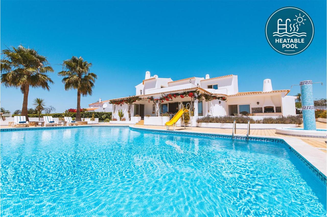 Villa Serena - com piscina aquecível e barbecue em Albufeira - Bed and Breakfast Guia